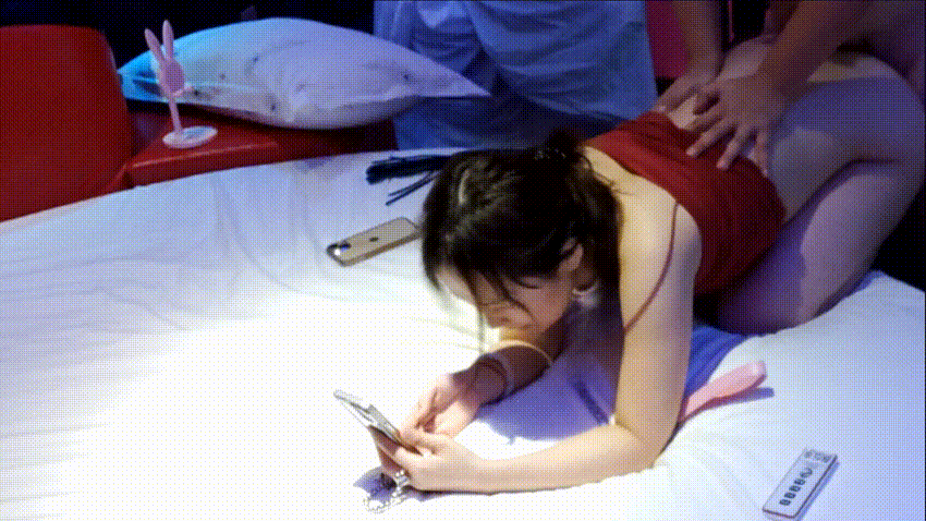虎牙圣语abby爆燃尺度 线下金主口交啪啪连干几天[36V/19G/]-4.gif