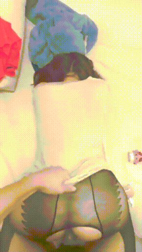 清纯反差小母狗萝莉[小白奶兔]：我高潮了没关系,你继续 [30v+700m][uc网盘]-4.gif