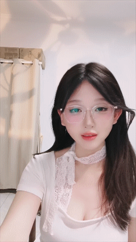 [反差女大学生]怎么会这么纯-1.gif
