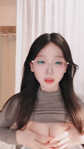 [反差女大学生]怎么会这么纯-3.gif